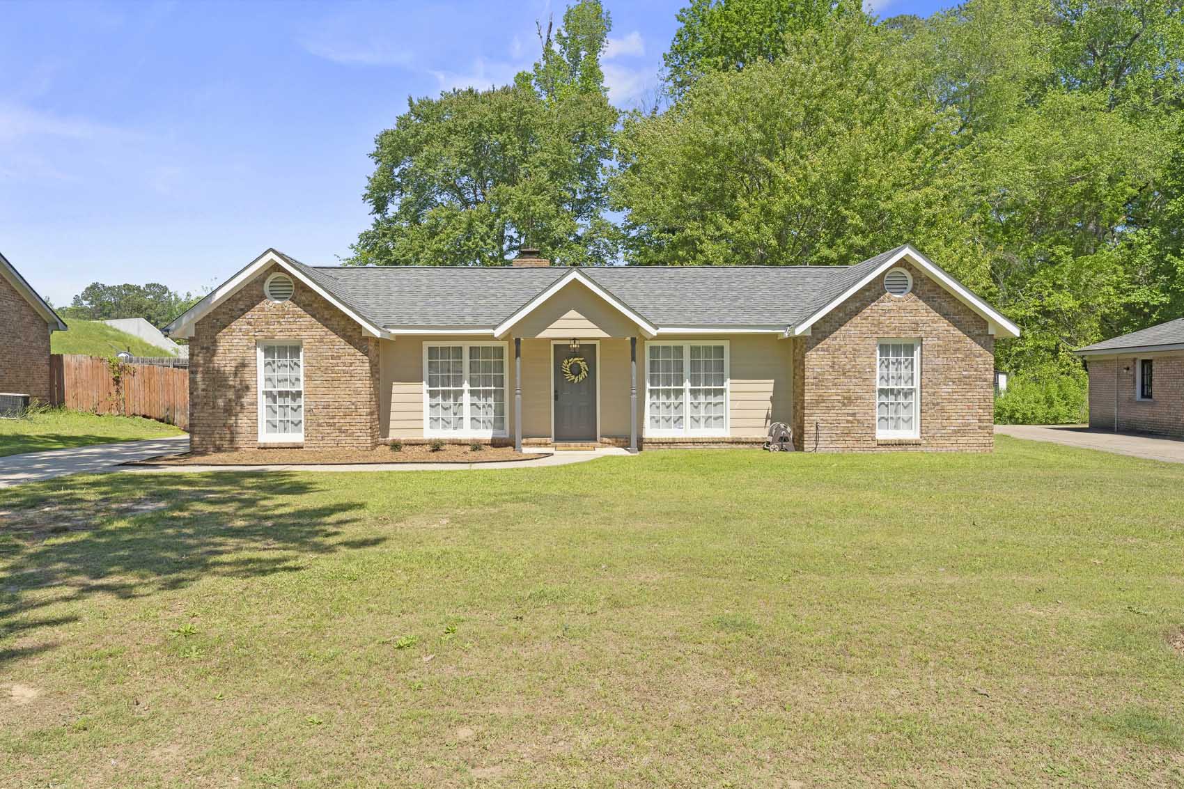 01-6736 Charter Oaks Cir, 01