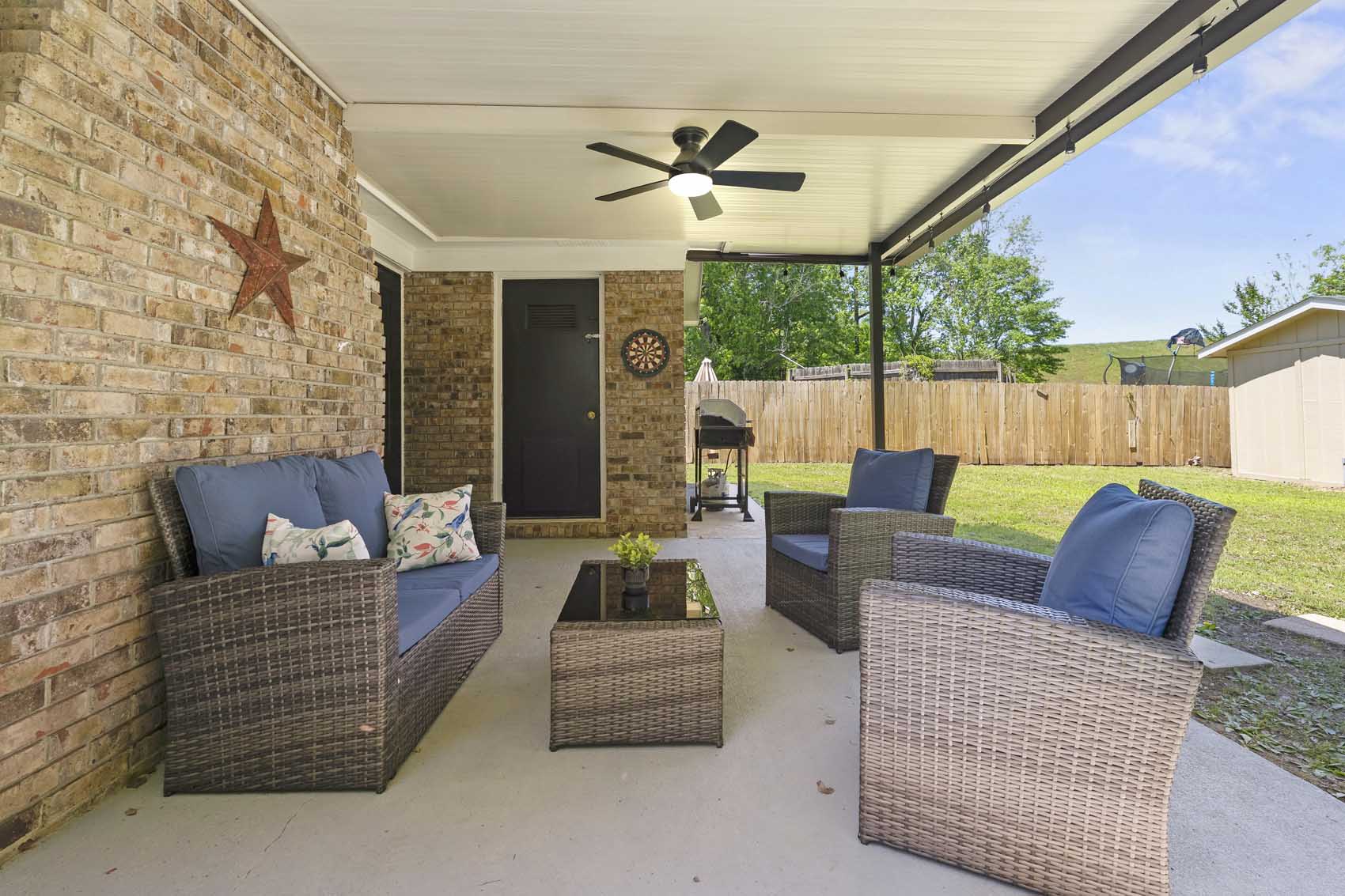 38-6736 Charter Oaks Cir, 38