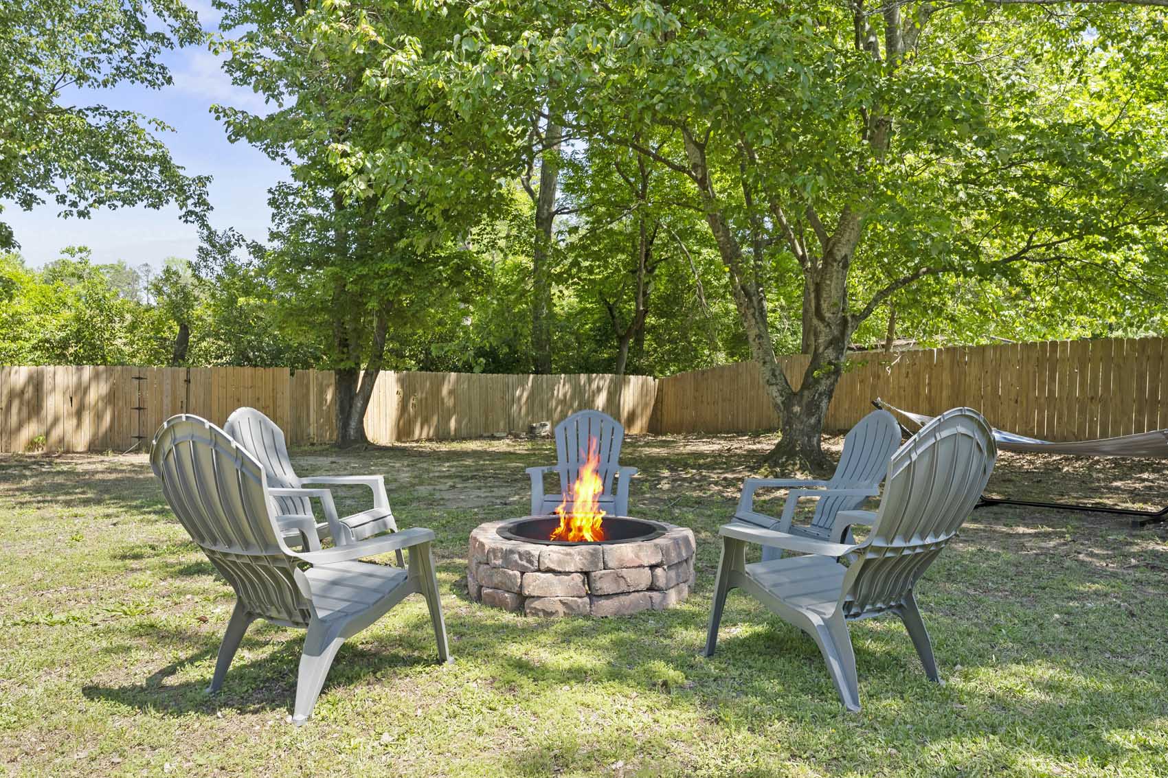 39-6736 Charter Oaks Cir, 39